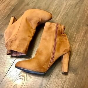 Fit to Fashion Brown Booties Microsuede Size 11